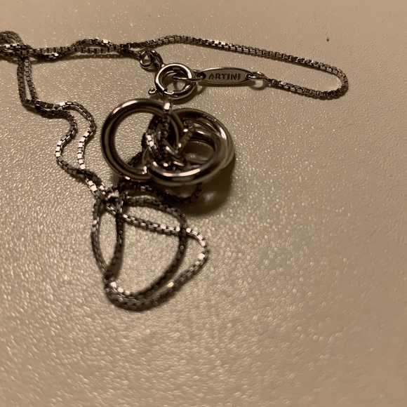 Silver Necklace with Interlocking Design - Picture 3 of 4